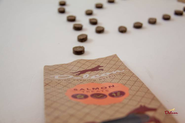 Delcon Premium Salmon Treats przysmaki premium z łososia 150g