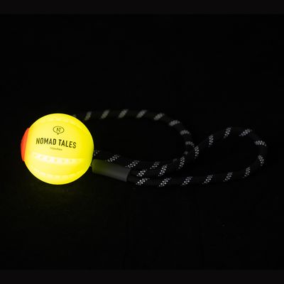 Nomad Tales Spirit USB, piłka LED ze sznurkiem